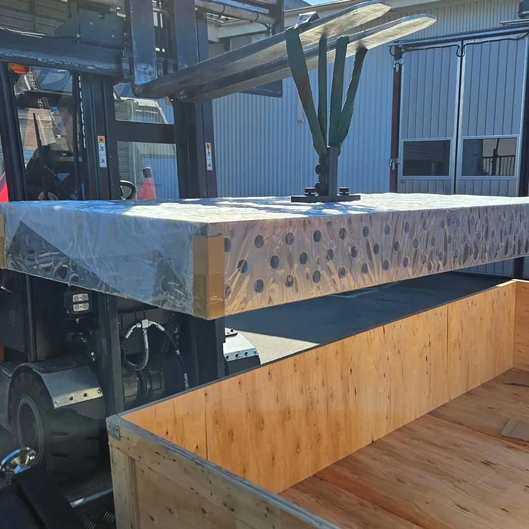 12-packaged-3d-welding-table-shipping.webp