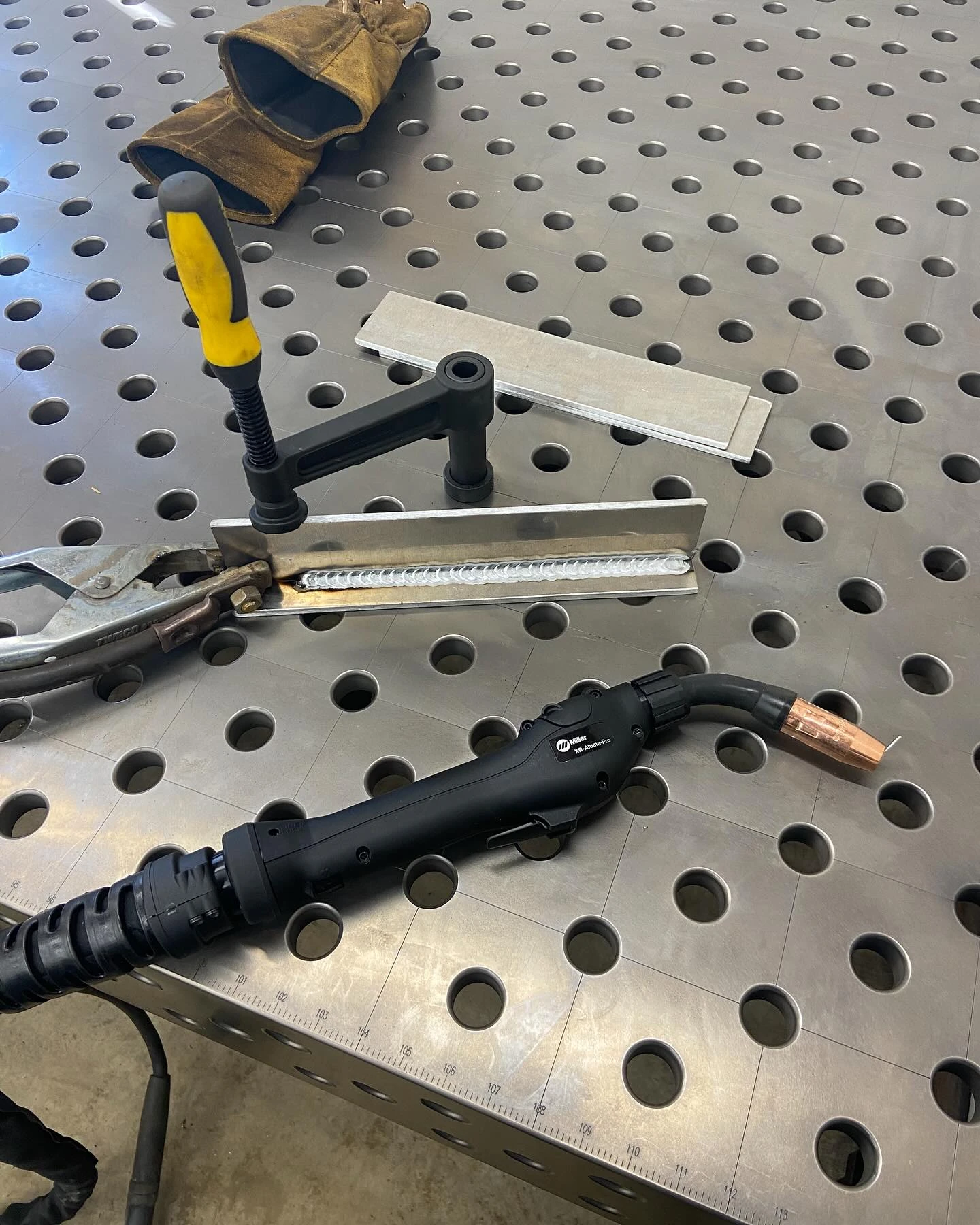 3D welding table (7)(1).webp