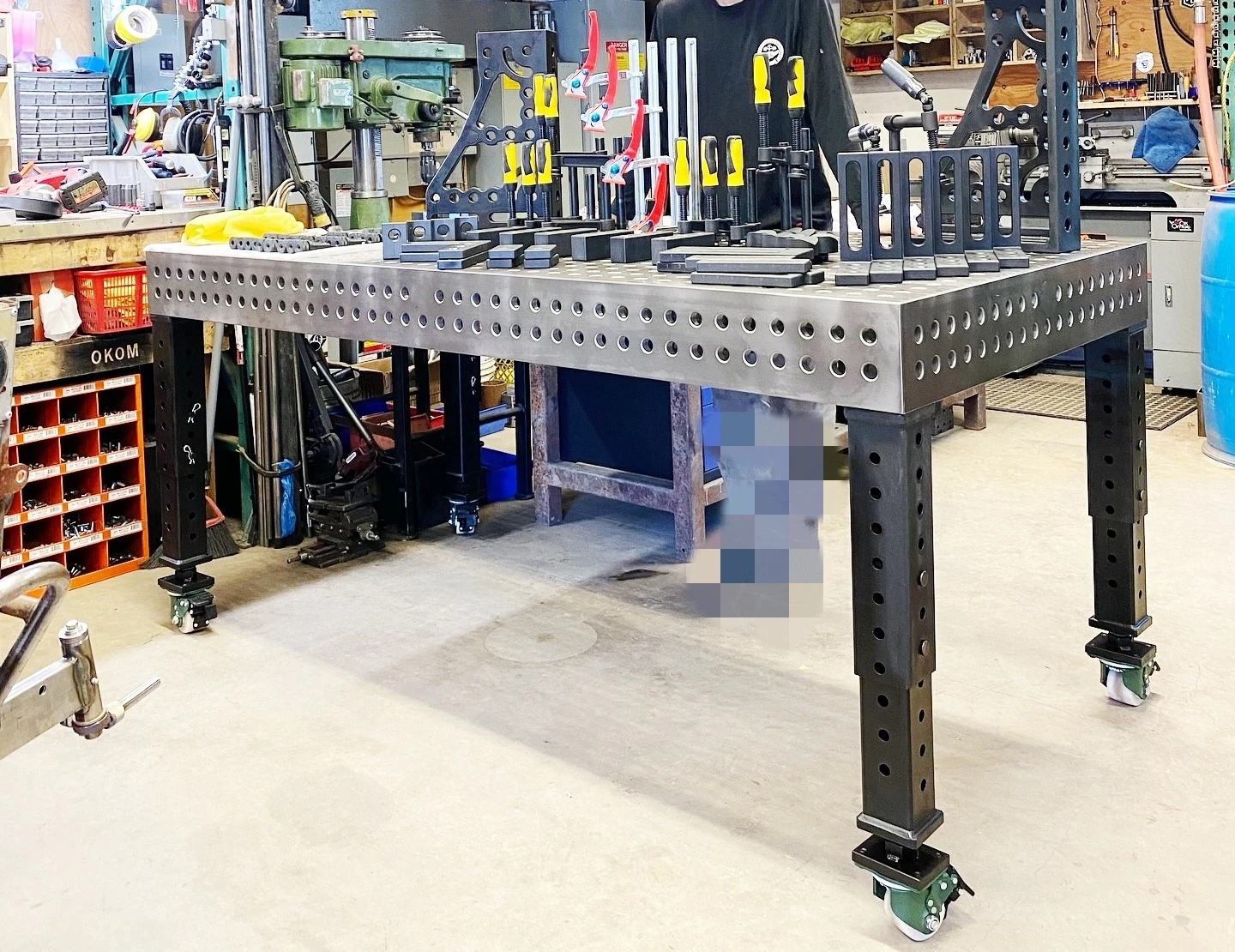 heavy-duty-welding-table-with-casters.webp
